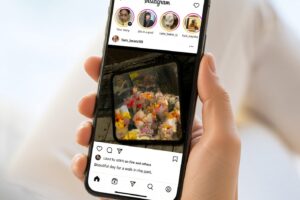 How Social Media Influences Your Spending Habits